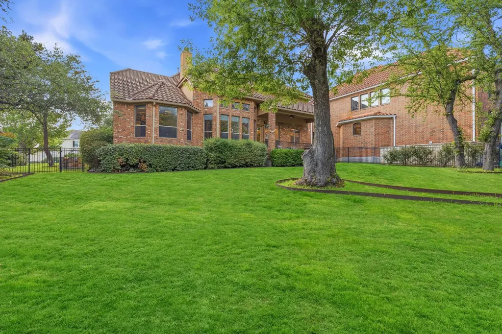 1917 Lakecliff Hills Lane Austin TX 78732