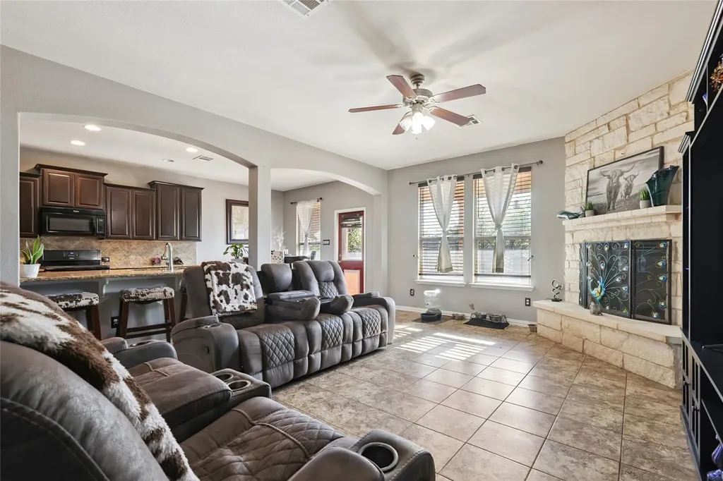 1917 Pecan Valley Drive Leander TX 78641
