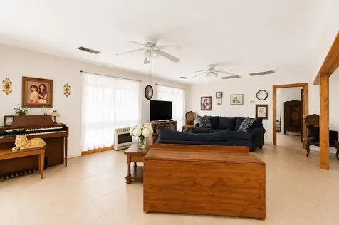 1009 Private Road 1024 Hallettsville TX 77964