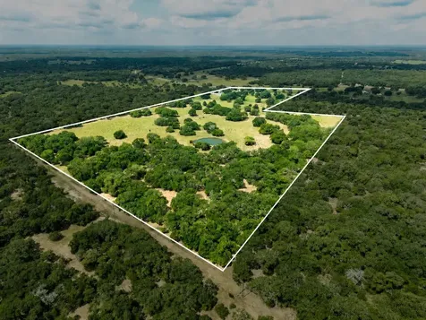 1009 Private Road 1024 Hallettsville TX 77964