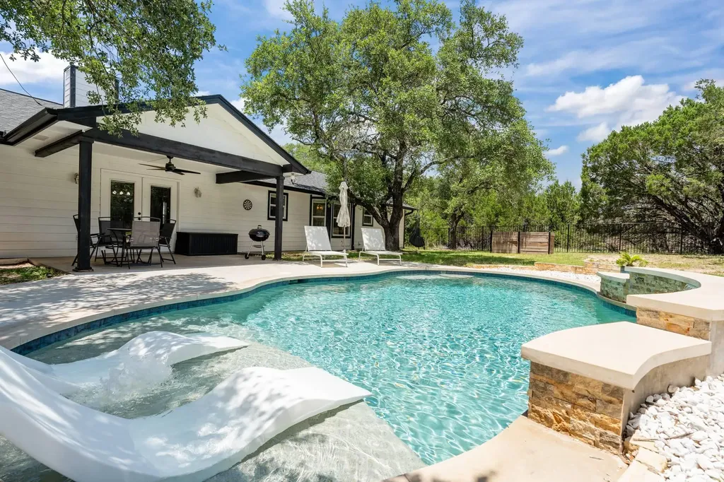 Lago Vista TX, 21413 Patton Avenue