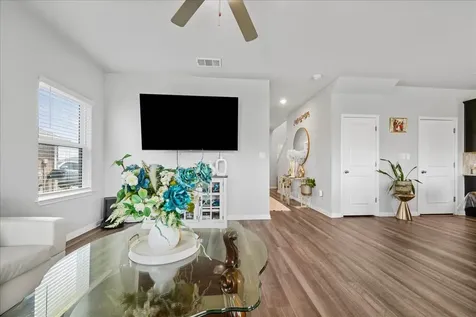 202 Ottaviano Way Hutto TX 78634