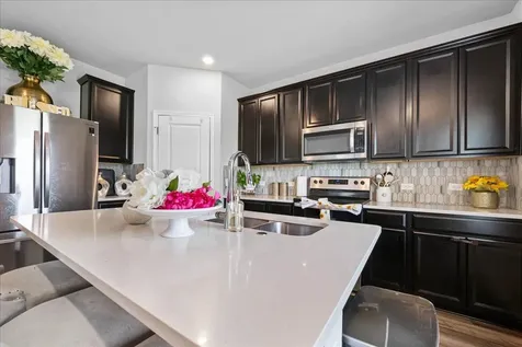 202 Ottaviano Way Hutto TX 78634