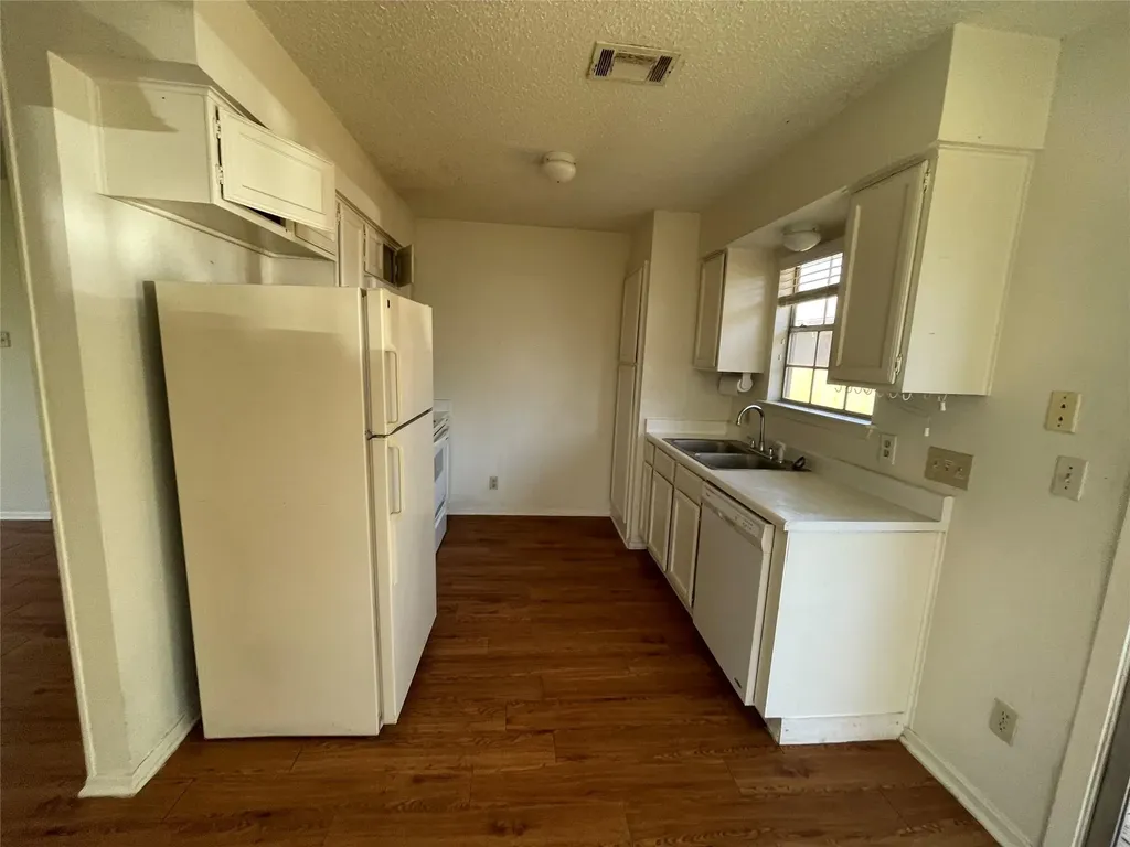 2200 Granberry Drive Austin TX 78745