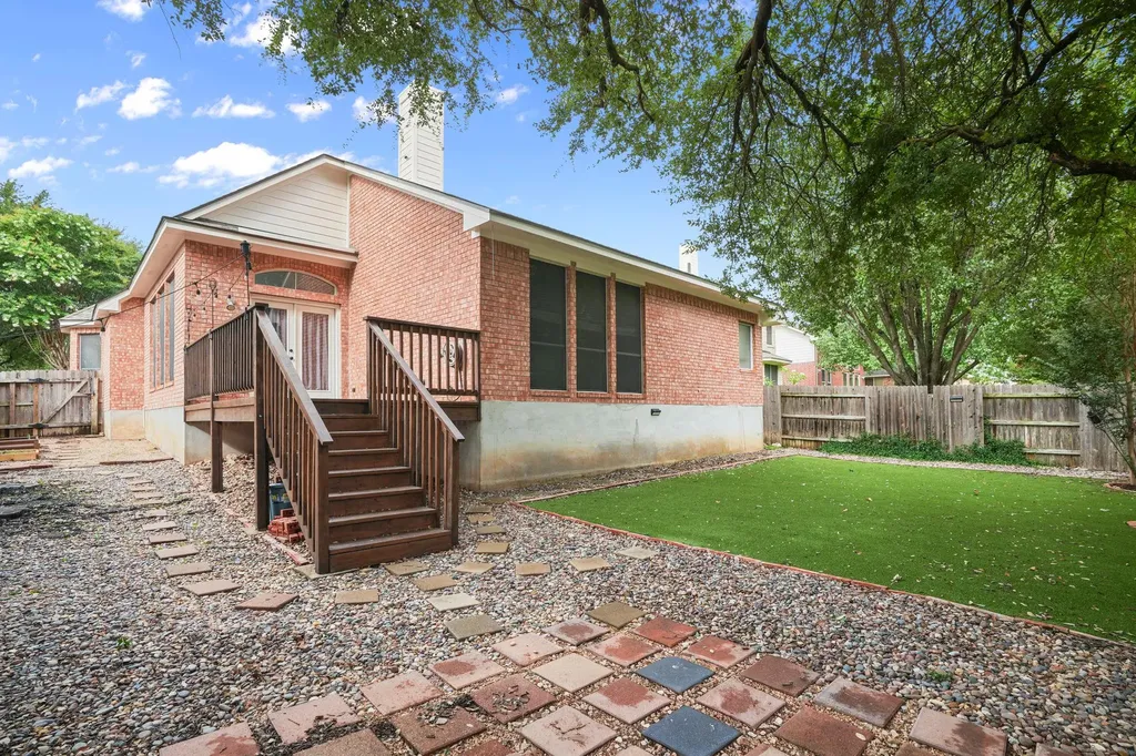 7008 W Magic Mountain Lane Round Rock TX 78681