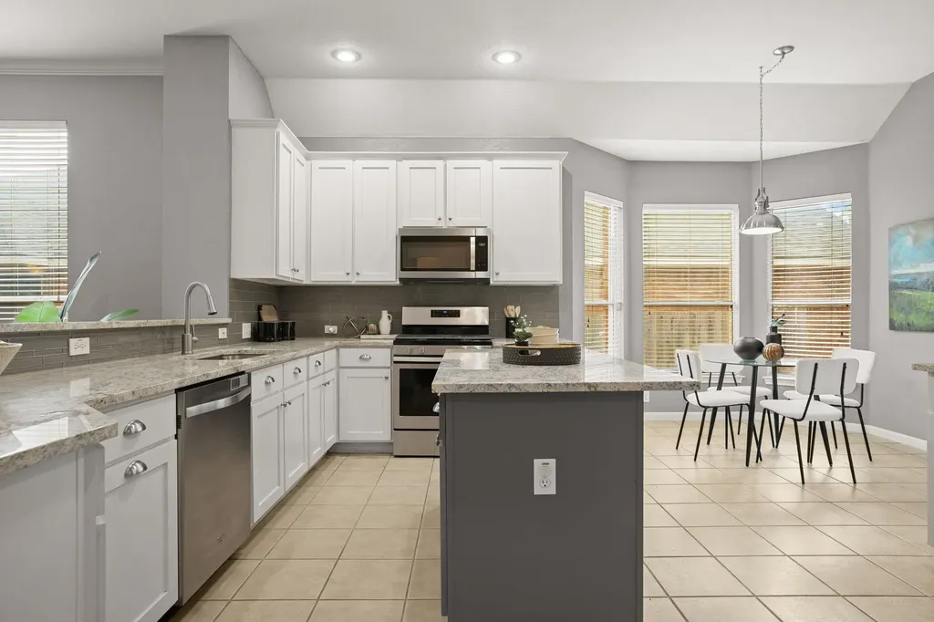 7008 W Magic Mountain Lane Round Rock TX 78681