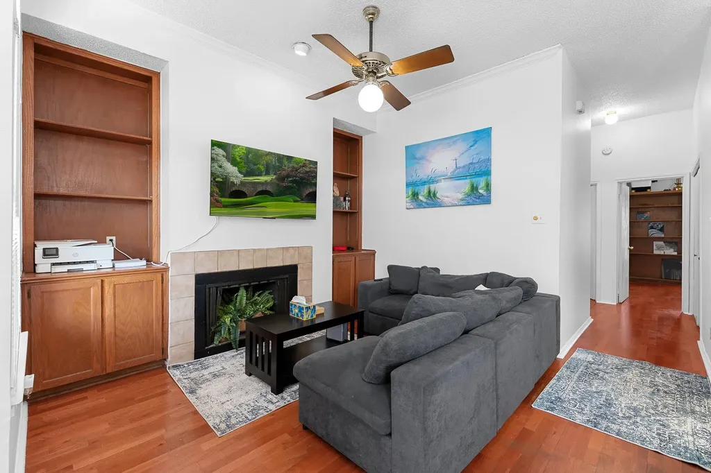 2802 Nueces Street Austin TX 78705