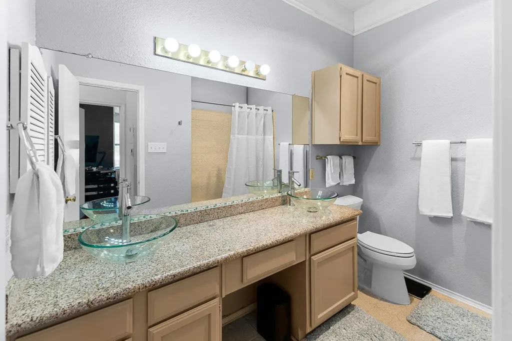 2802 Nueces Street Austin TX 78705