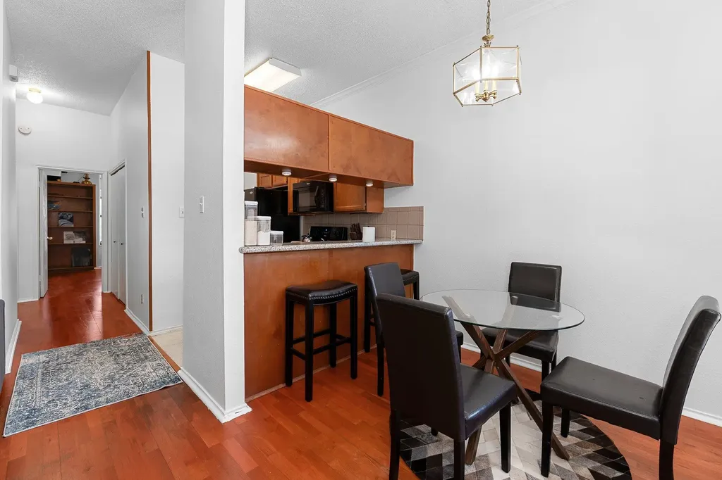 2802 Nueces Street Austin TX 78705