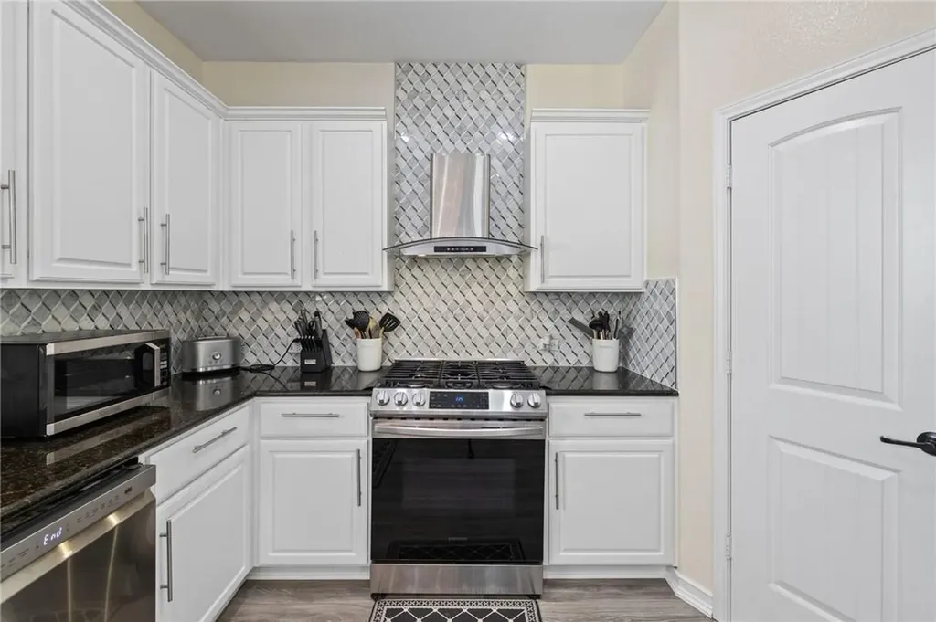 10113 Copper Ridge Cove Austin TX 78747