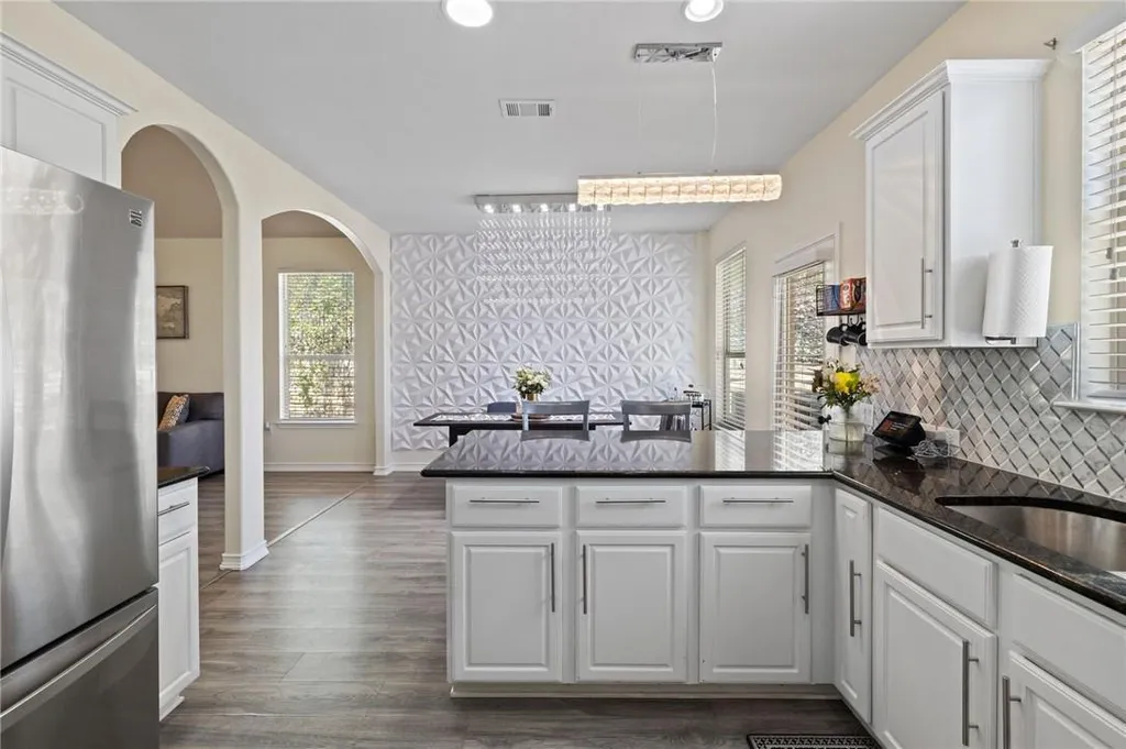 10113 Copper Ridge Cove Austin TX 78747