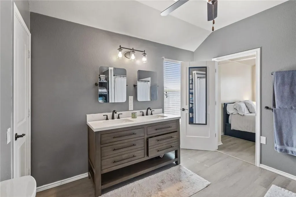 10113 Copper Ridge Cove Austin TX 78747