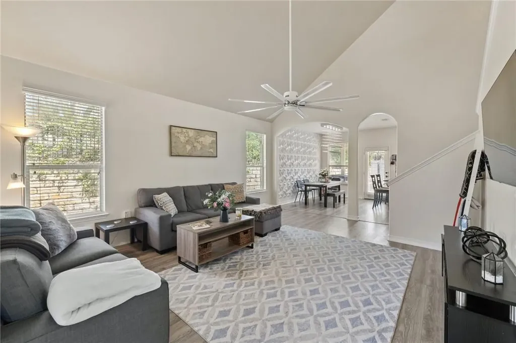 10113 Copper Ridge Cove Austin TX 78747