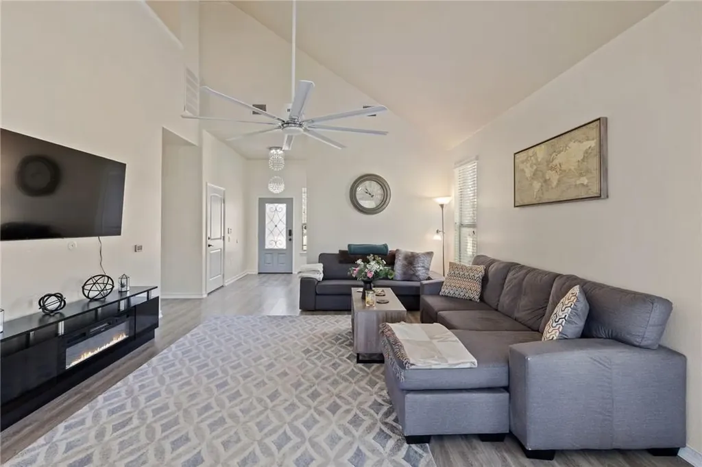 10113 Copper Ridge Cove Austin TX 78747