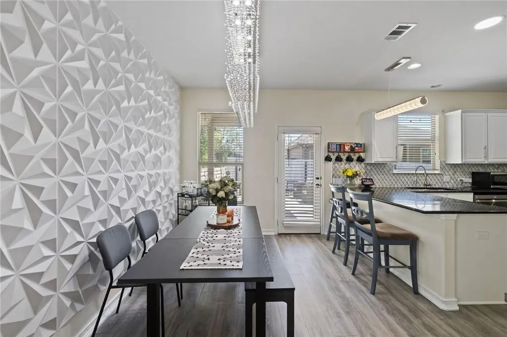 10113 Copper Ridge Cove Austin TX 78747