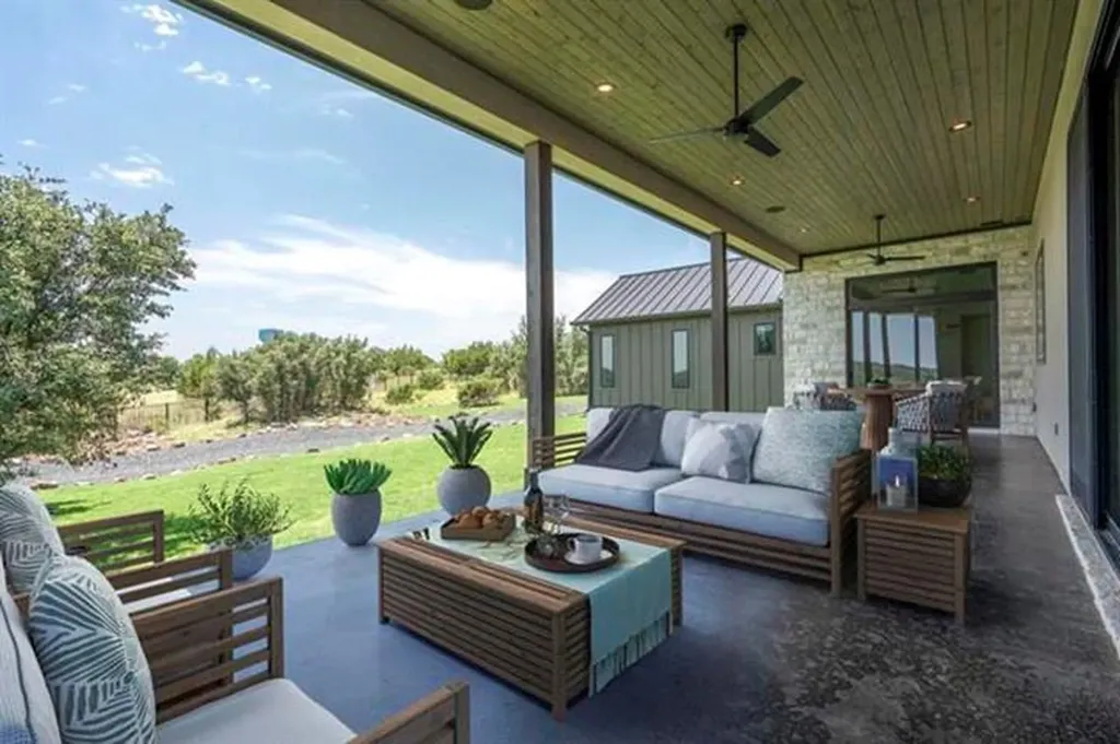 101 Meadow Beauty Horseshoe Bay TX 78657