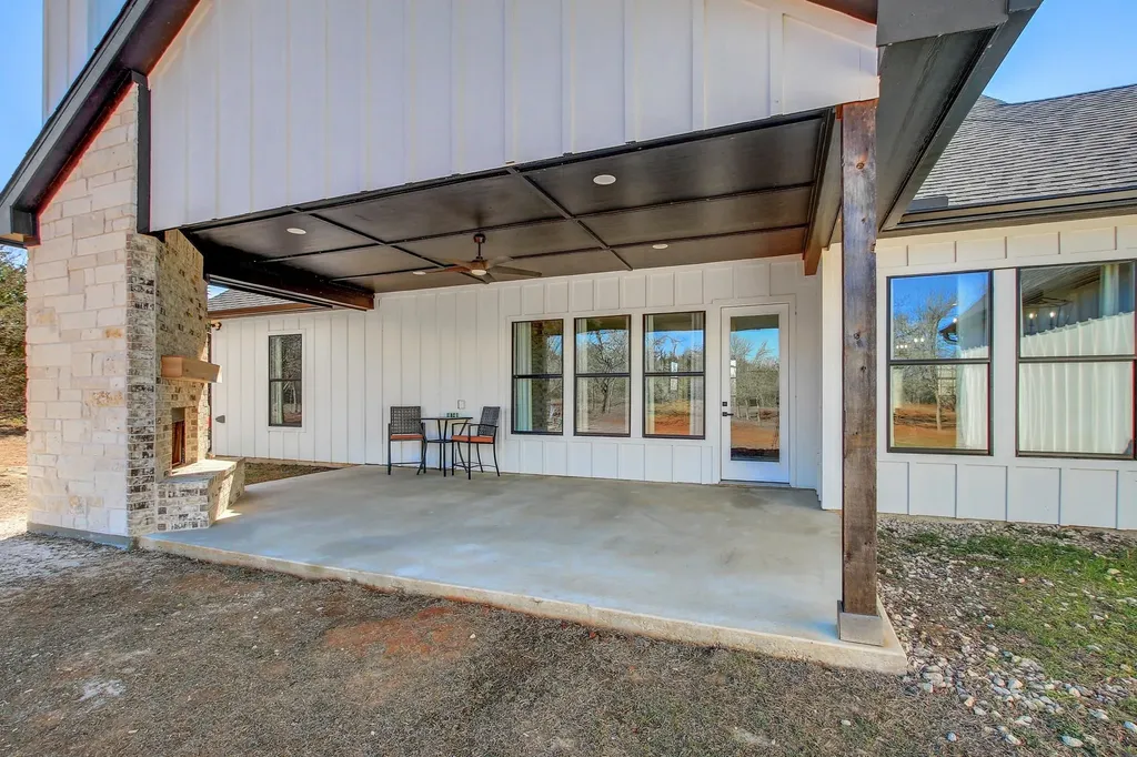 142 Anderson Drive Red Rock TX 78662