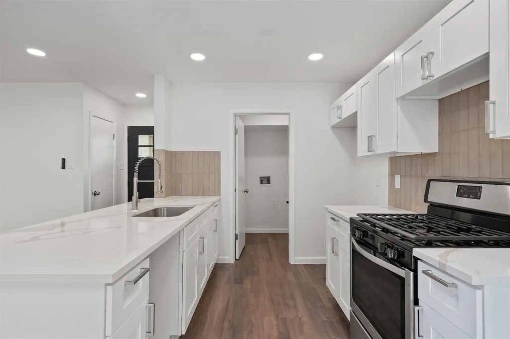 710 Ruby Isle Drive Leander TX 78641