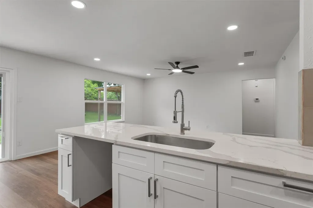 710 Ruby Isle Drive Leander TX 78641