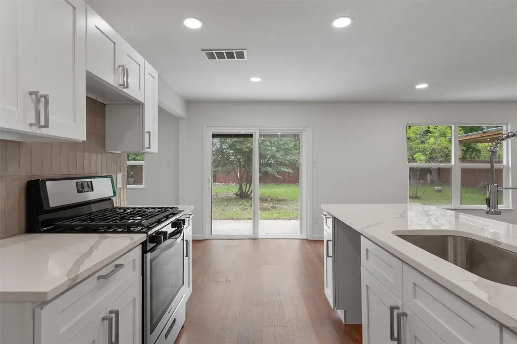 710 Ruby Isle Drive Leander TX 78641