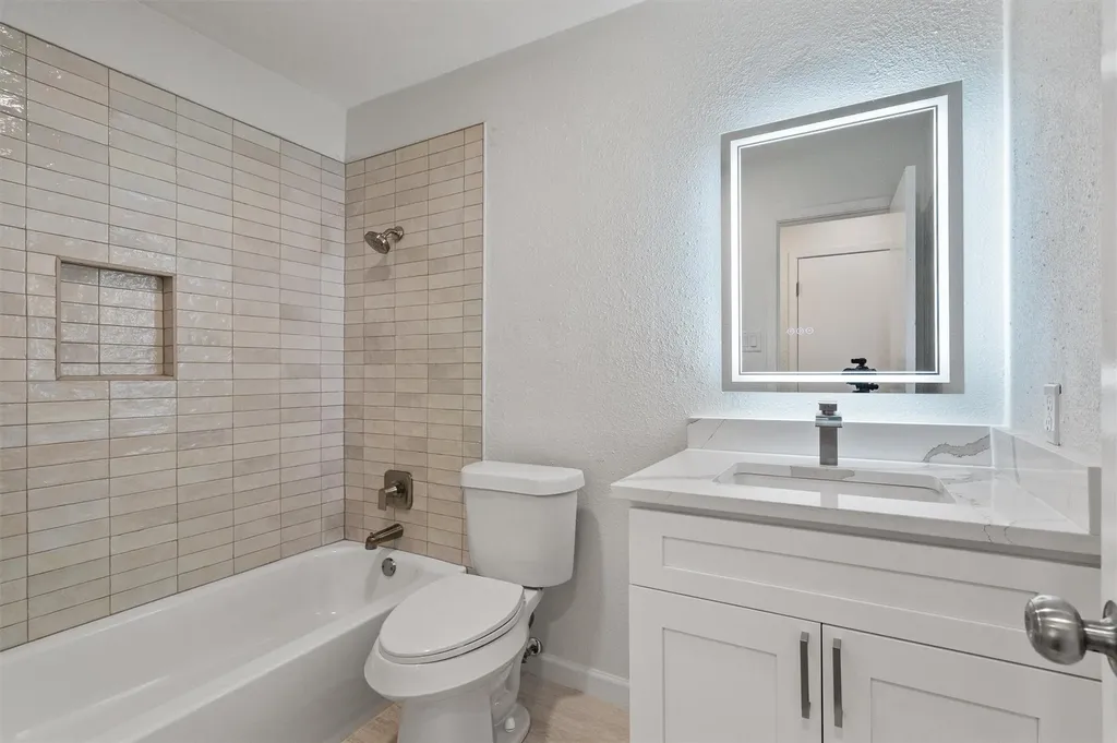 710 Ruby Isle Drive Leander TX 78641