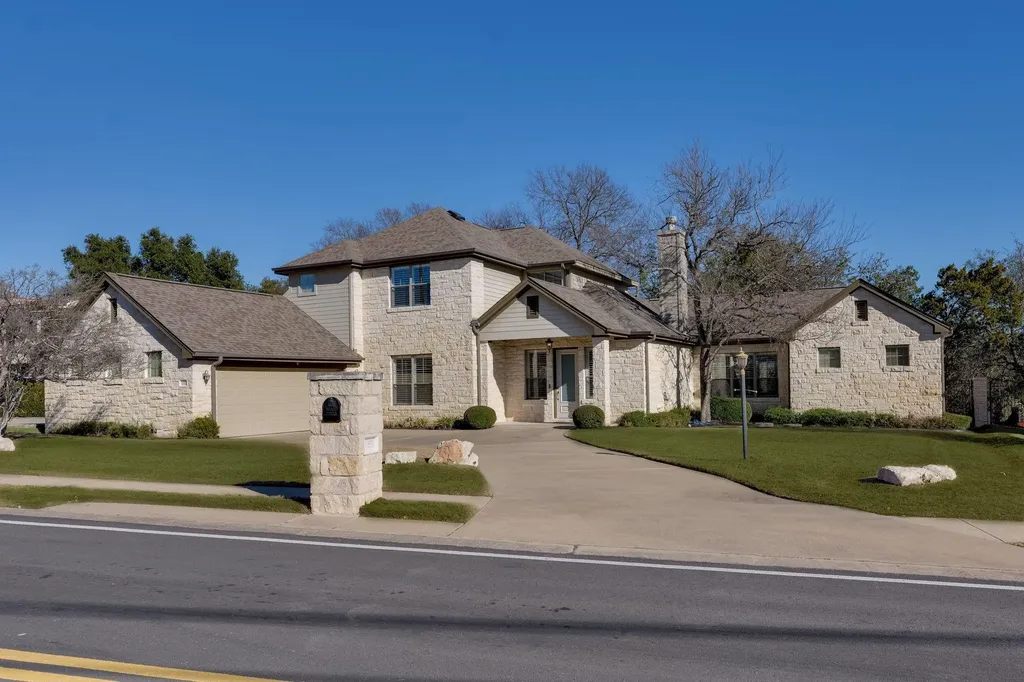 132 Lakeway Drive Lakeway TX 78734