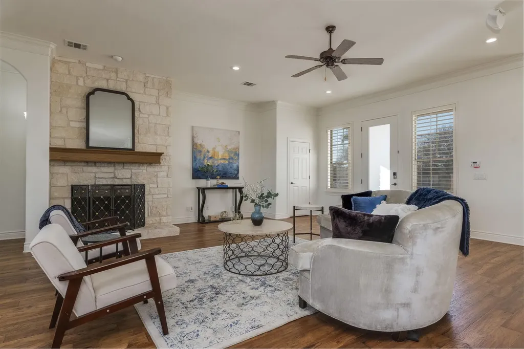 132 Lakeway Drive Lakeway TX 78734