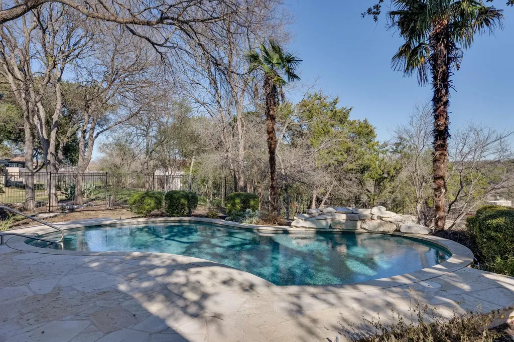 132 Lakeway Drive Lakeway TX 78734
