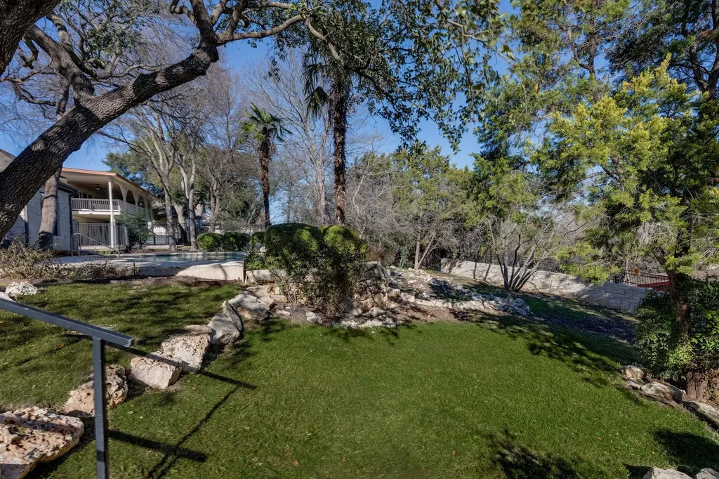 132 Lakeway Drive Lakeway TX 78734