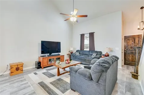 400 Lewisville Lane Leander TX 78641