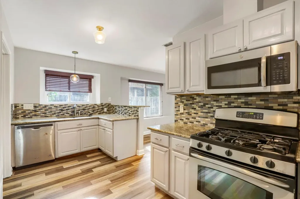 409 Kathleen Lane Leander TX 78641