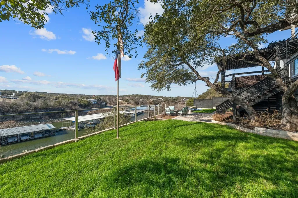 22008 Briarcliff Drive Spicewood TX 78669