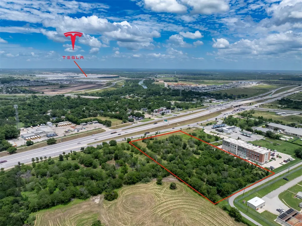 3080 Highway 71 E Del Valle TX 78617