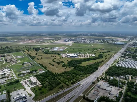 3080 Highway 71 E Del Valle TX 78617