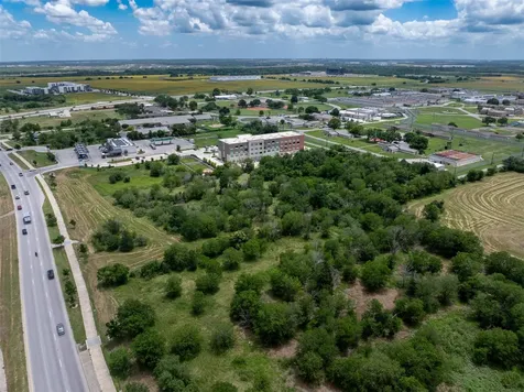 3080 Highway 71 E Del Valle TX 78617