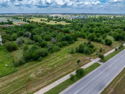 3080 Highway 71 E Del Valle TX 78617