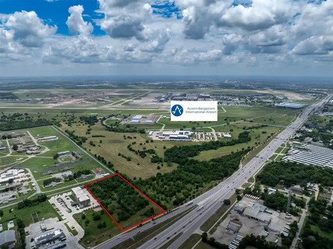 3080 Highway 71 E Del Valle TX 78617