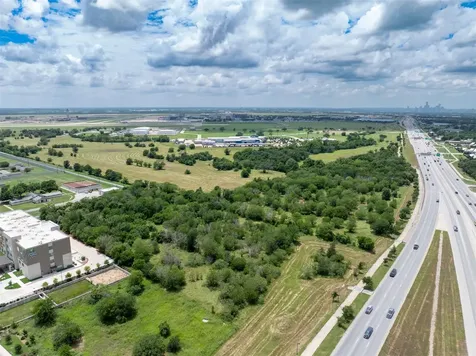 3080 Highway 71 E Del Valle TX 78617