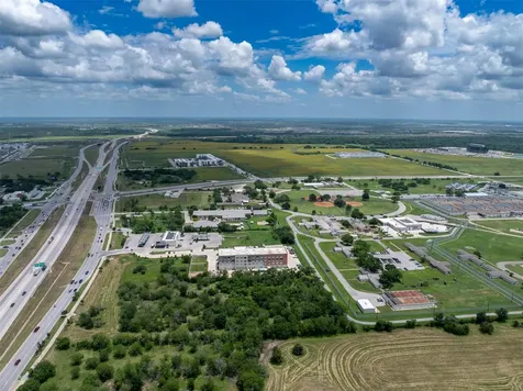 3080 Highway 71 E Del Valle TX 78617