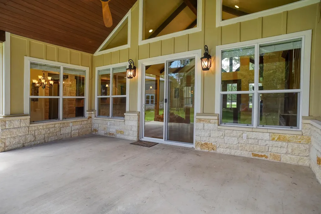 115 Pine Point Cove Elgin TX 78621