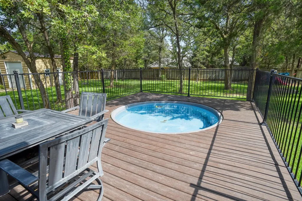 115 Pine Point Cove Elgin TX 78621