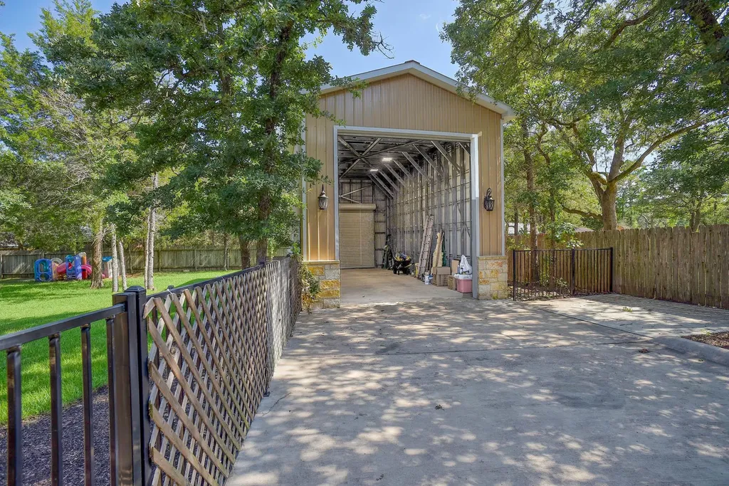 115 Pine Point Cove Elgin TX 78621