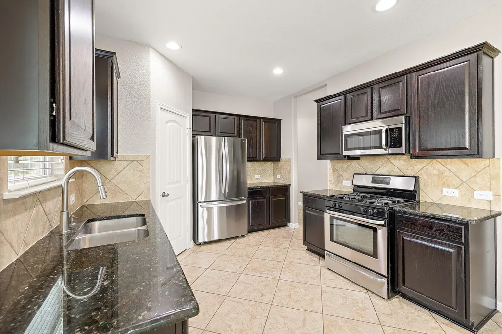 313 Moulins Lane Georgetown TX 78626