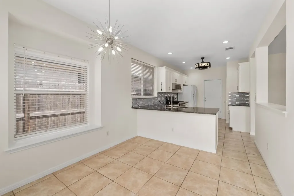 1105 Woodview Drive Leander TX 78641
