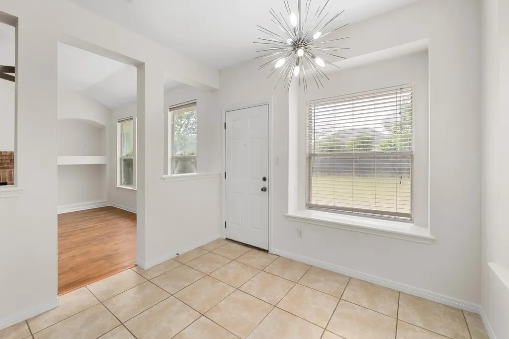 1105 Woodview Drive Leander TX 78641