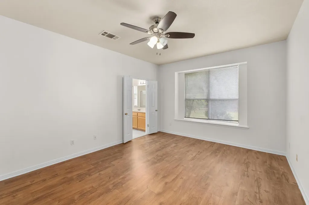 1105 Woodview Drive Leander TX 78641