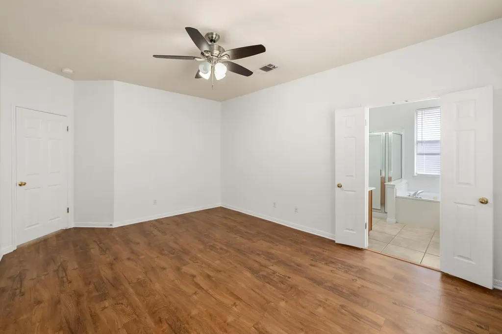 1105 Woodview Drive Leander TX 78641