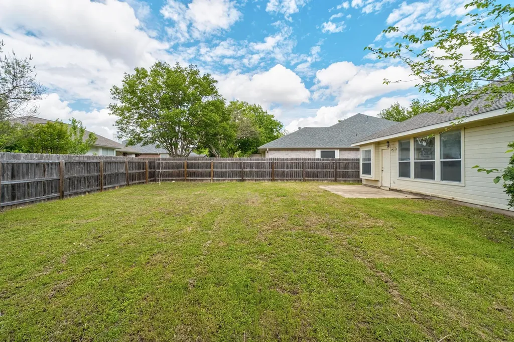 1105 Woodview Drive Leander TX 78641