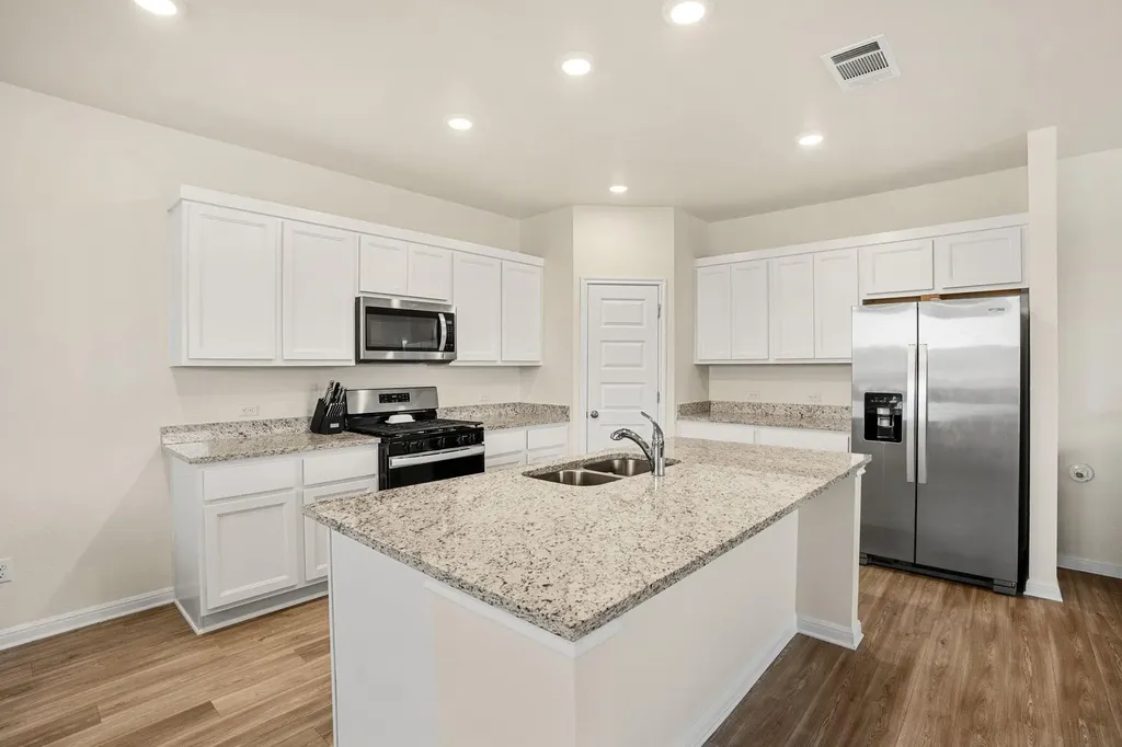 148 Hidalgo Lane Elgin TX 78621