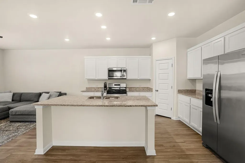 148 Hidalgo Lane Elgin TX 78621